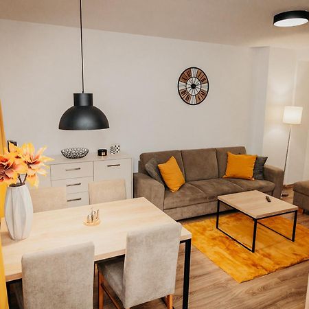 Old Town City Center Apartment 2 - Private Parking Included Kosice Ngoại thất bức ảnh