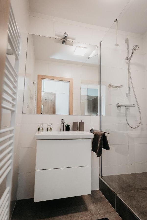 Old Town City Center Apartment 2 - Private Parking Included Kosice Ngoại thất bức ảnh