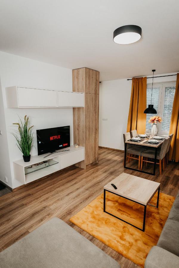 Old Town City Center Apartment 2 - Private Parking Included Kosice Ngoại thất bức ảnh