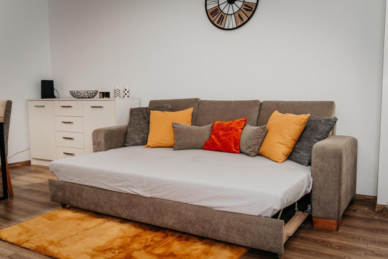 Old Town City Center Apartment 2 - Private Parking Included Kosice Ngoại thất bức ảnh